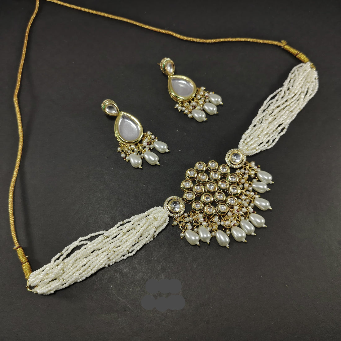 Kundan White Bead Choker With Earrings