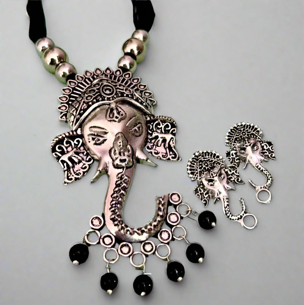 Oxidized Ganesha Pendant Set