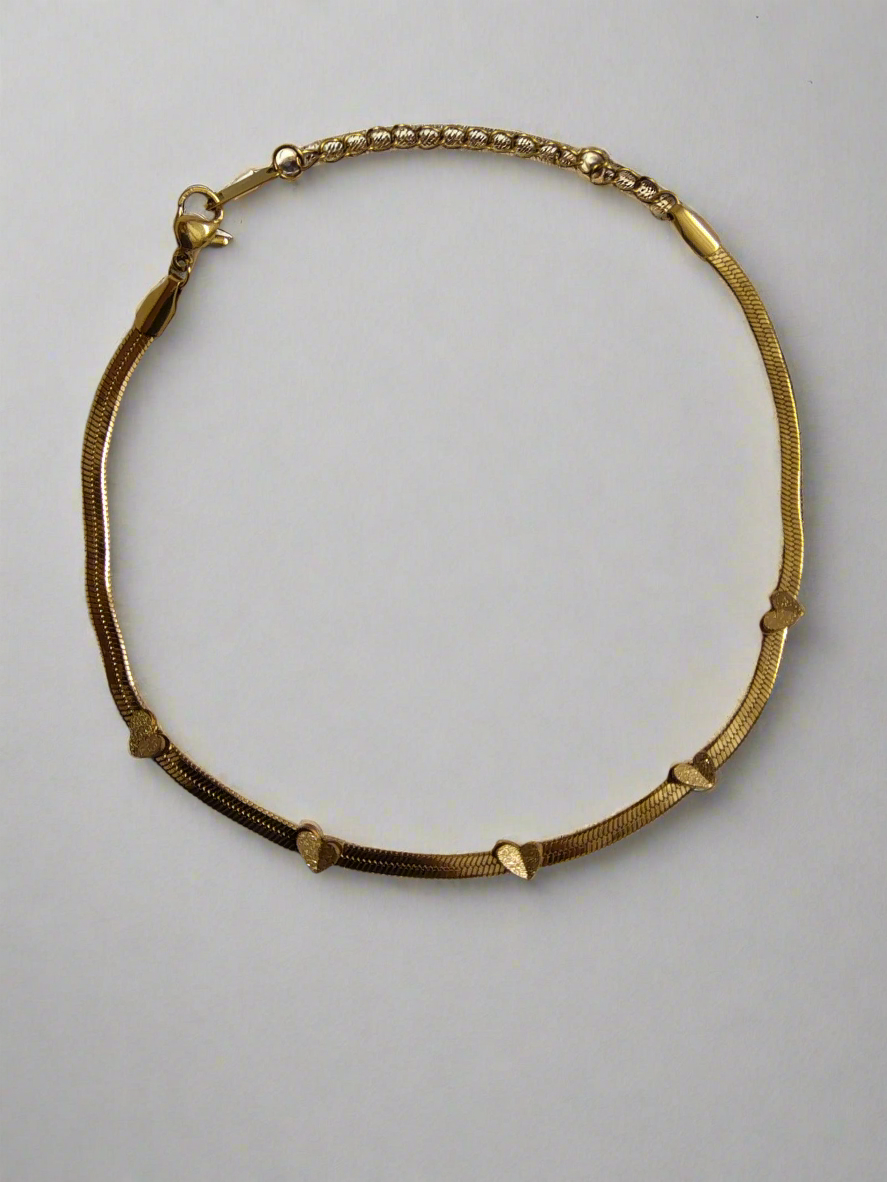 Elegant Gold-Tone Heart Anklet